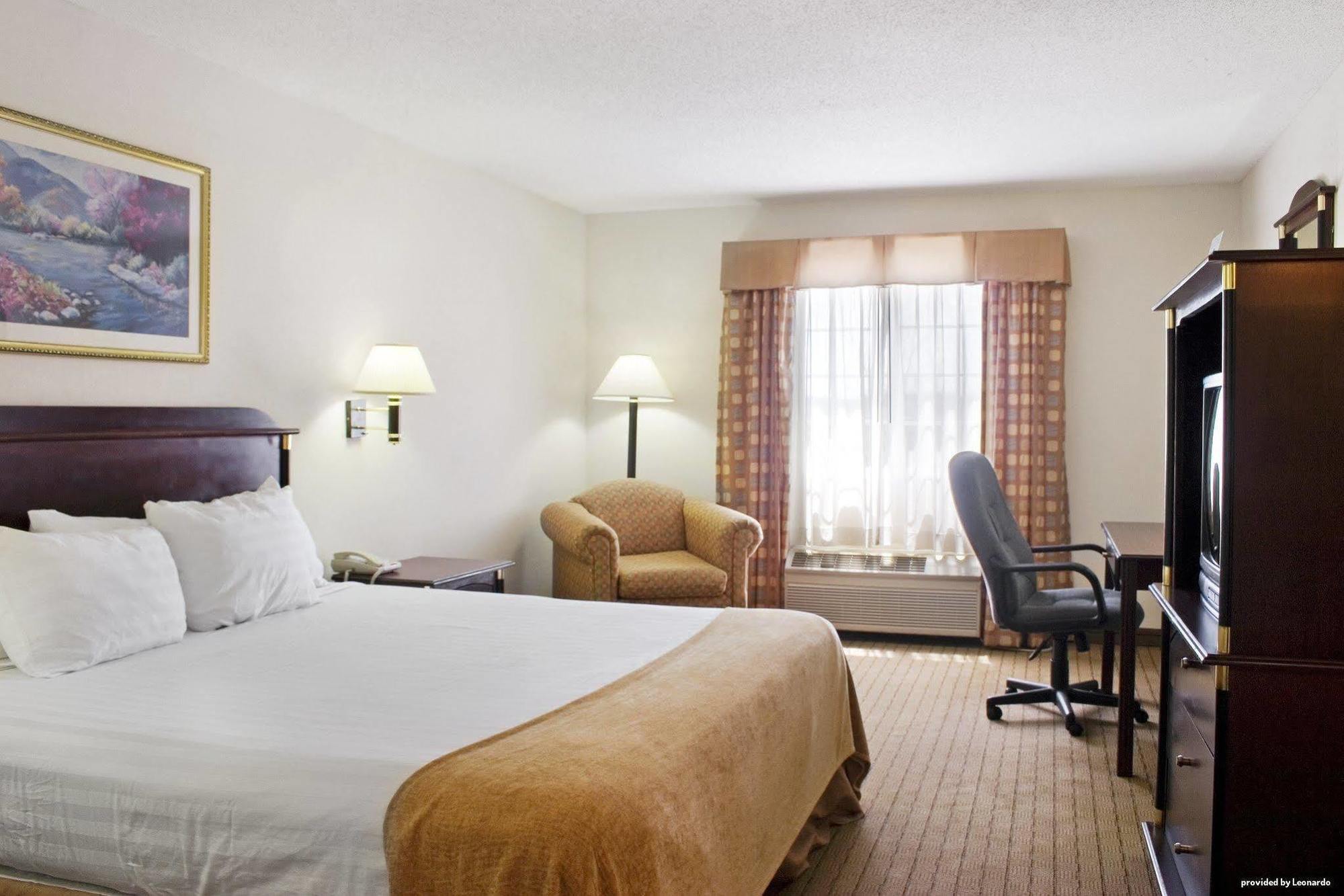 Days Inn & Suites By Wyndham Union City Szoba fotó